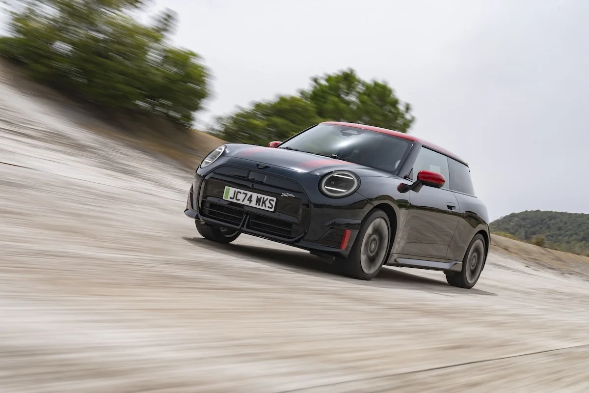 MINI au salon de Munich 2025 MINI John Cooper Works Electric MINI présentera deux concept-cars JCW et son univers électrique lors du salon de Munich 2025