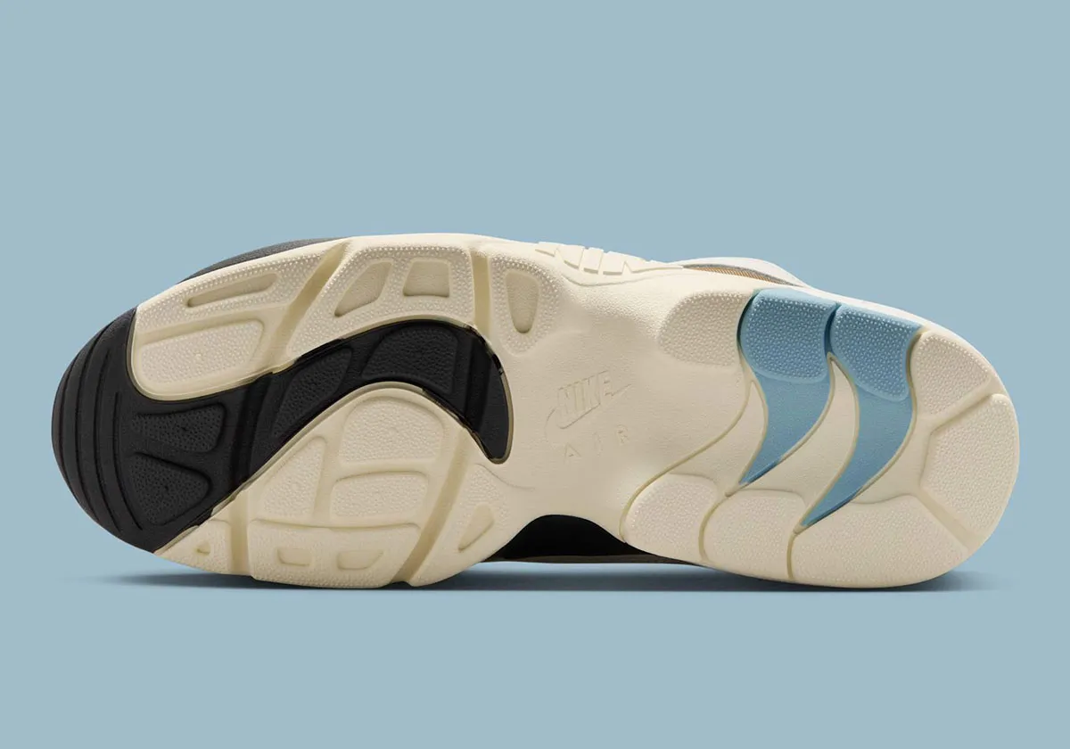 Nike Air Diamond Turf Must Be The Money 5 La Nike Air Diamond Turf « Must Be the Money » rend hommage à la brève carrière de rappeur de Deion Sanders