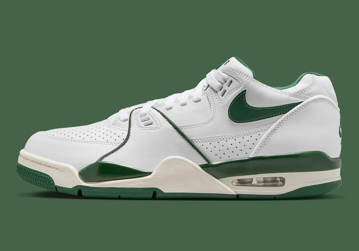 Nike Air Flight 89 Fall Green 2 La Nike Air Flight 89 Low revient avec sa formule verte un peu trop familière