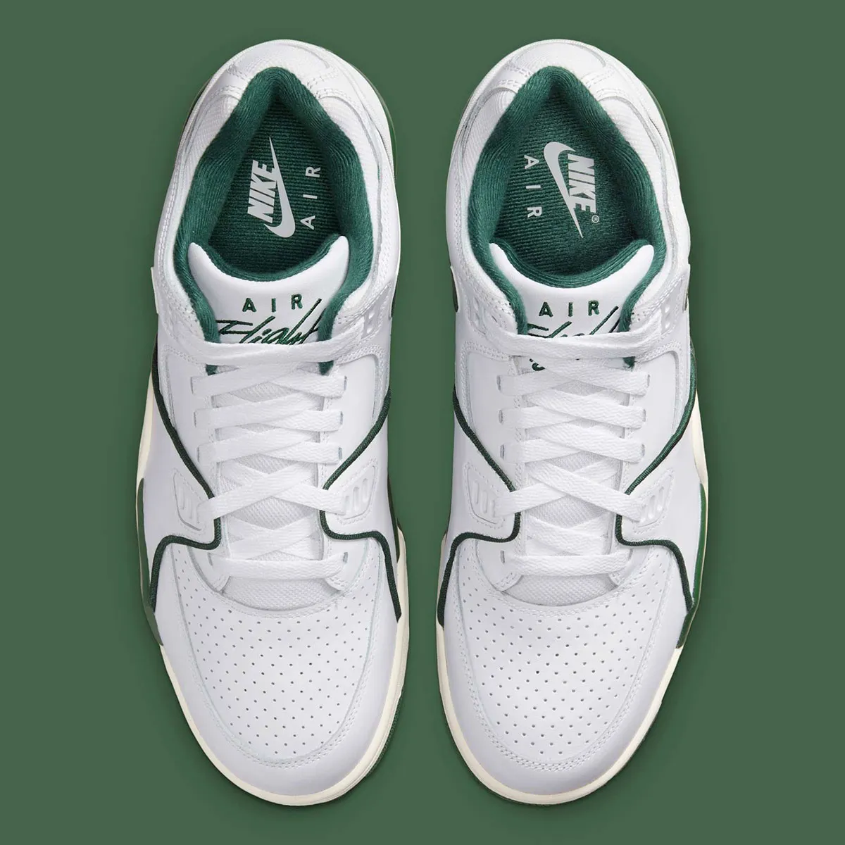 Nike Air Flight 89 Fall Green 4 La Nike Air Flight 89 Low revient avec sa formule verte un peu trop familière