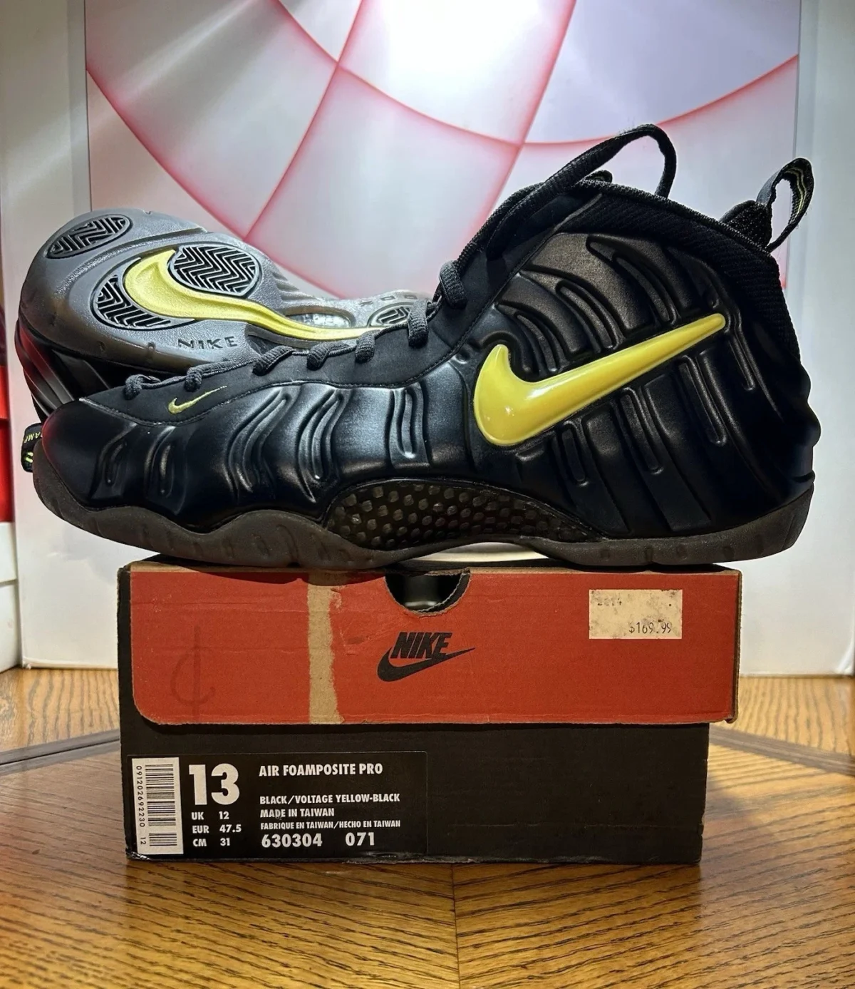 Nike Air Foamposite Pro Voltage 1 La Nike Air Foamposite Pro « Voltage » revient enfin en 2026