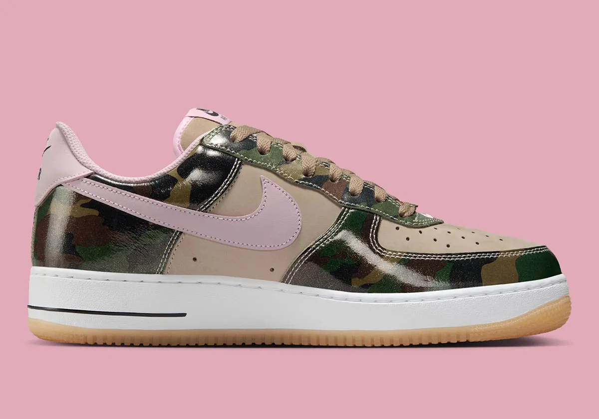Nike Air Force 1 Low Patent Camo Pink 3 La surprenante Nike Air Force 1 Low « Patent Camo Pink » est d'ores et déjà disponible