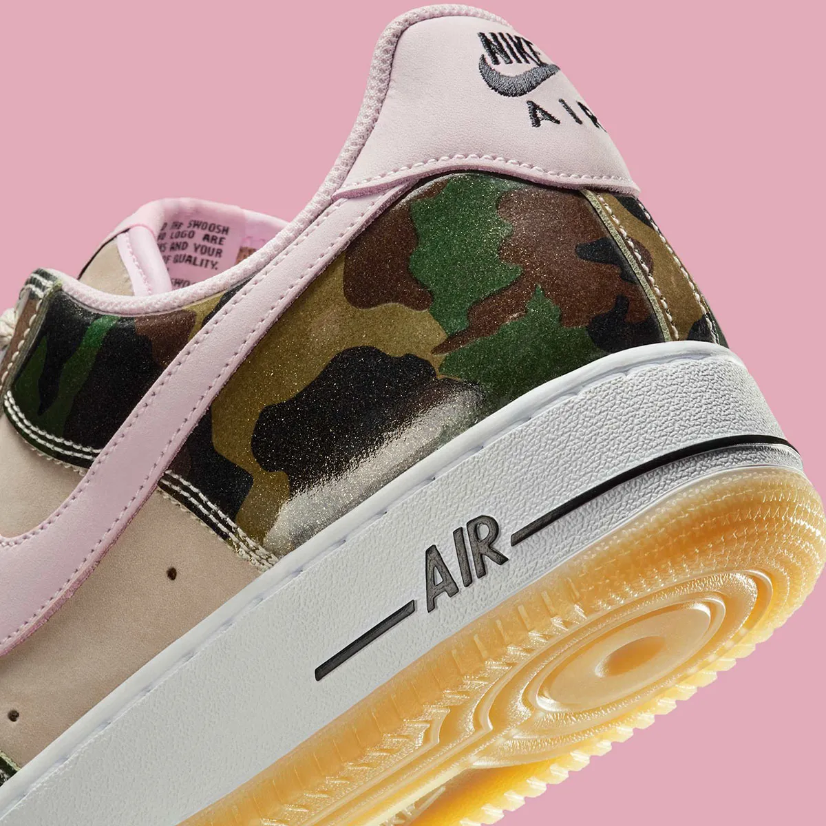 Nike Air Force 1 Low Patent Camo Pink 7 La surprenante Nike Air Force 1 Low « Patent Camo Pink » est d'ores et déjà disponible