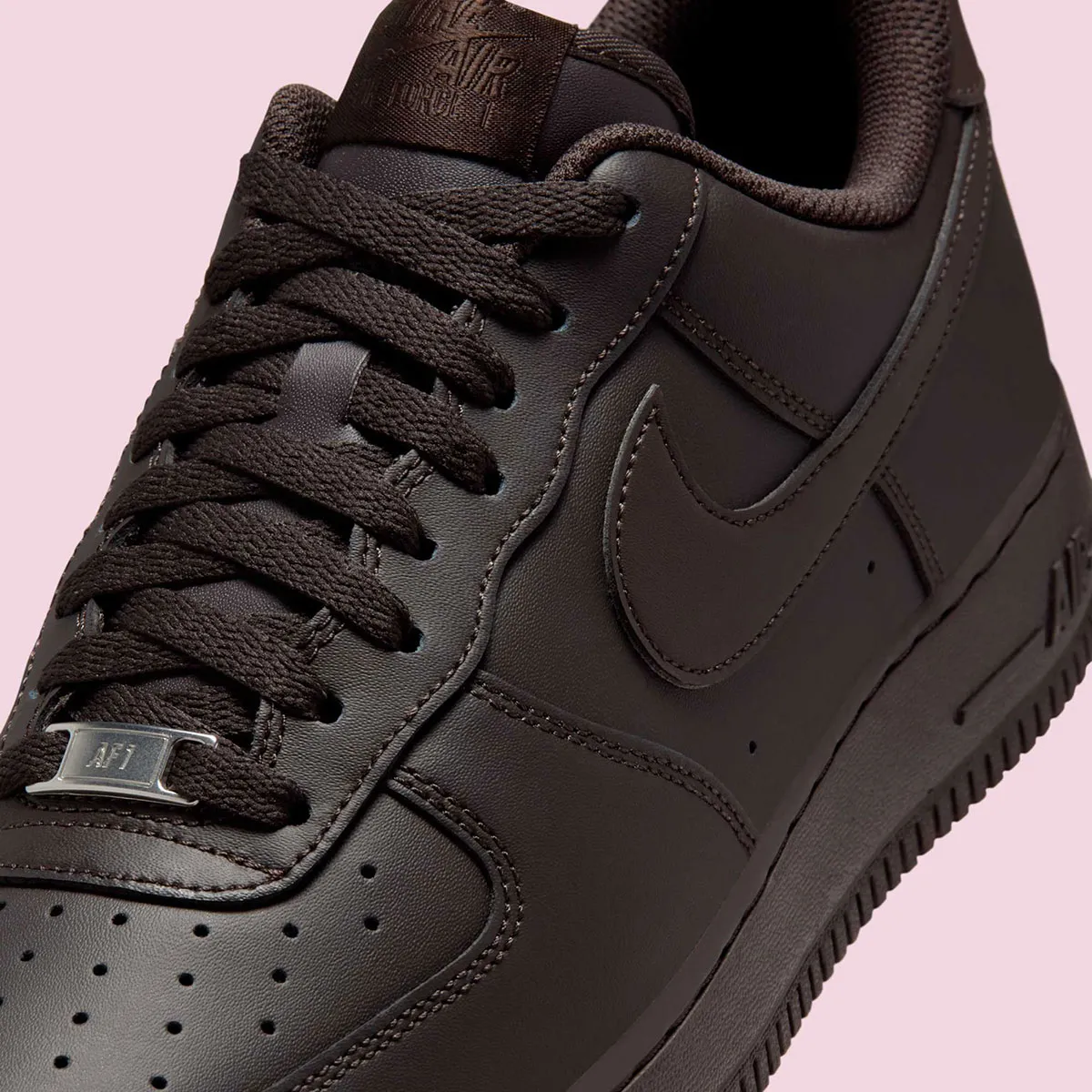 Nike Air Force 1 Velvet Brown 6 La Nike Air Force 1 « Velvet Brown » sera bientôt disponible