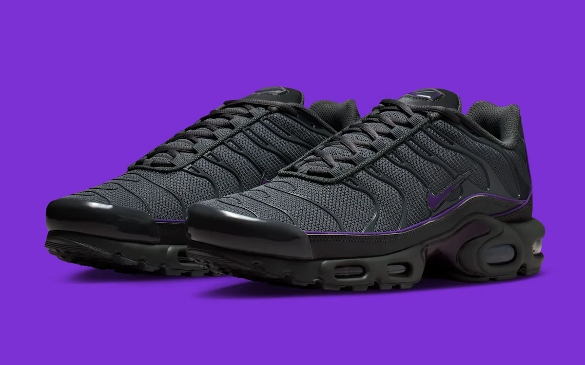 Nike Air Max Plus Iron Grey Wild Grape 1 La Nike Air Max Plus « Iron Grey/Wild Grape » se distingue par un design épuré
