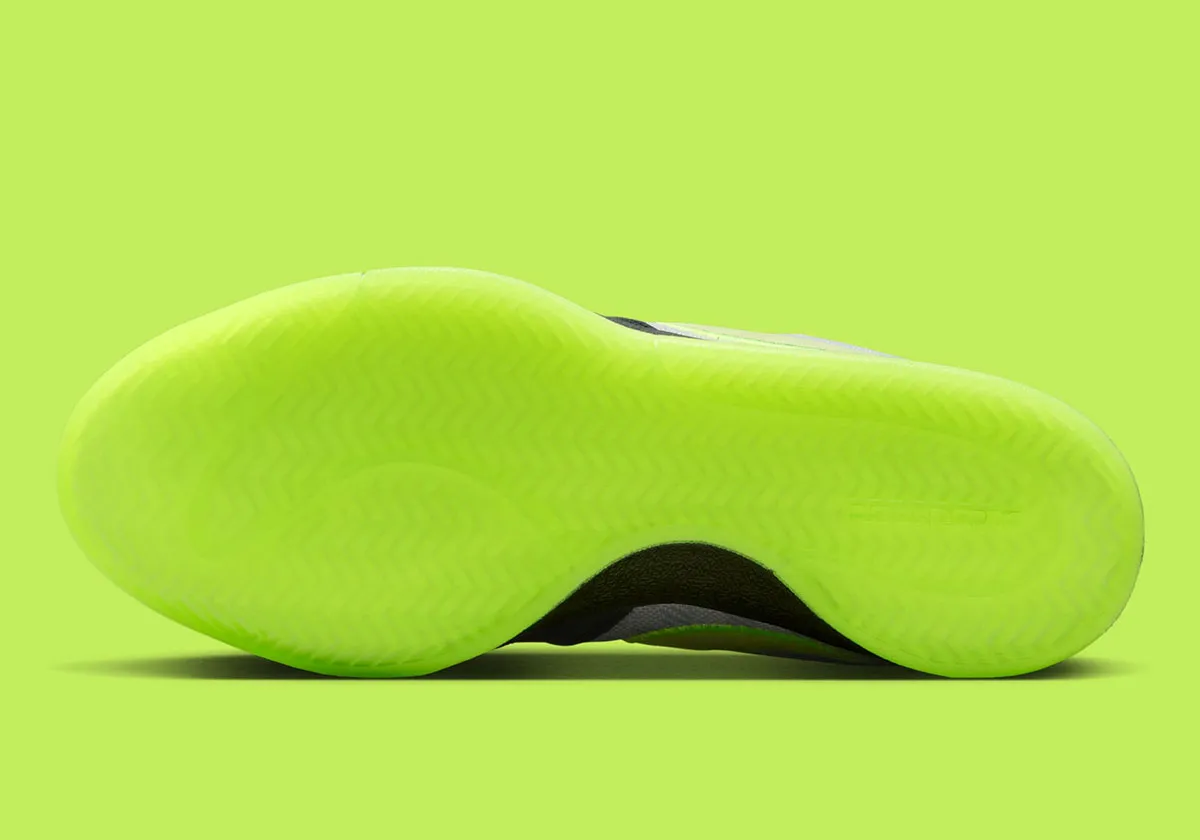 Nike Book 1 Neon 5 La prochaine Nike BOOK 1 « Neon » s'inspire d'une icône du sportswear