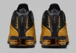 Nike Shox R4 Metallic Gold 0 La Nike Shox R4 « Metallic Gold » revient illuminer la fin d’année