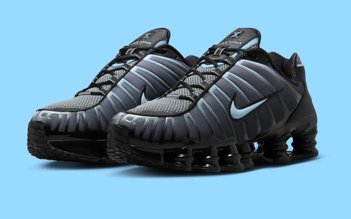 Nike Shox TL Celestine Blue 2 La Nike Shox TL « Celestine Blue » adopte une esthétique sombre et technique
