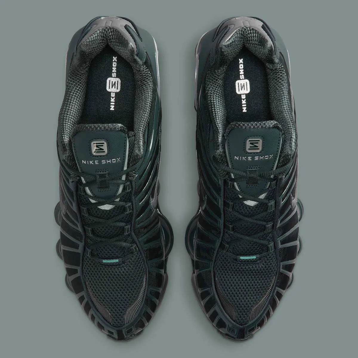 Nike Shox TL Seaweed 4 La Nike Shox TL « Seaweed » débarque pour réchauffer vos automnes sneakers