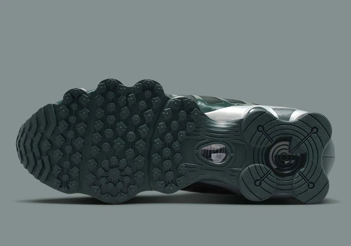 Nike Shox TL Seaweed 7 La Nike Shox TL « Seaweed » débarque pour réchauffer vos automnes sneakers