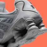 Nike Shox TL Wolf Grey 6 La Nike Shox TL « Wolf Grey » opte pour un monochrome intégral