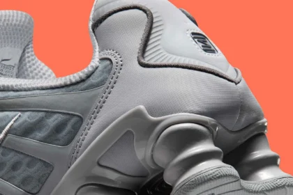 La Nike Shox TL « Wolf Grey » opte pour un monochrome intégral