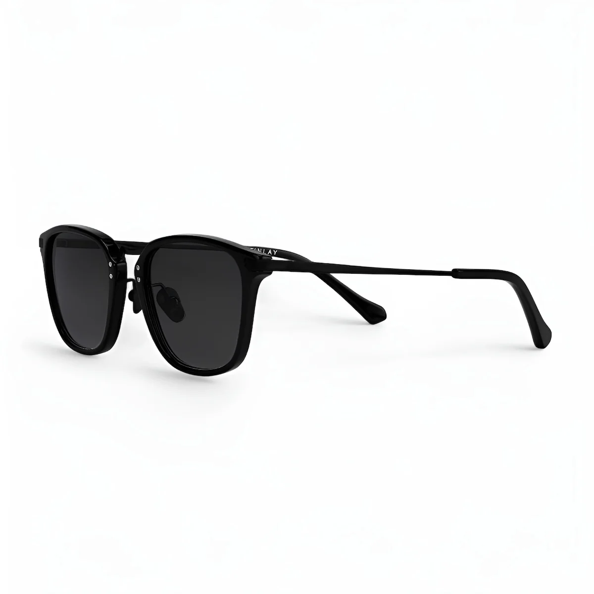 Noel Gallagher x Finlay 2 Noel Gallagher et Finlay lancent une collection de lunettes de soleil