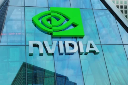 Nvidia suspend la production de sa puce d'IA H20 destinée à la Chine
