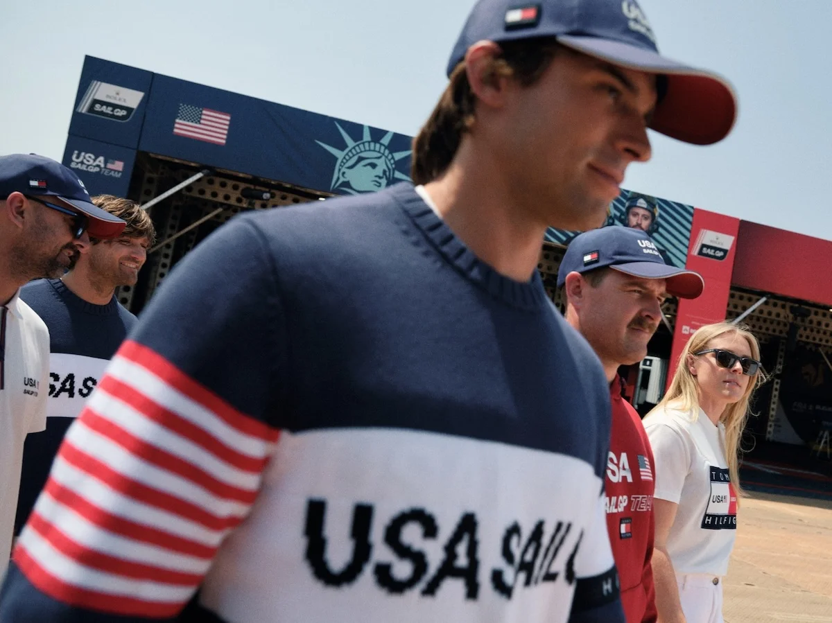 Tommy Hilfiger x United States SailGP Team Capsule 1 Tommy Hilfiger et la United States SailGP Team naviguent vers la performance stylée
