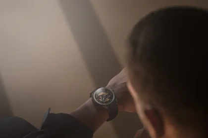 L'Ulysse Nardin FREAK X CRYSTALIUM dévoile sa technologie révolutionnaire en édition limitée