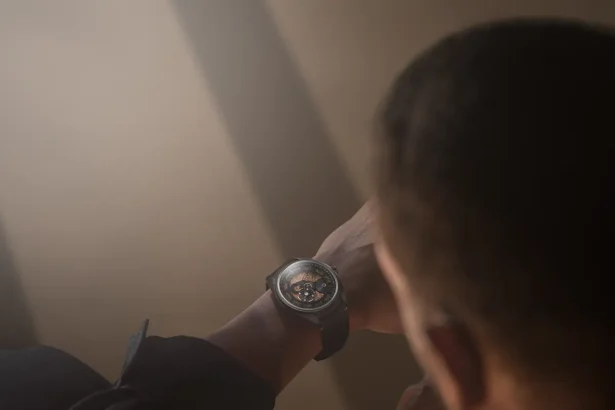 L'Ulysse Nardin FREAK X CRYSTALIUM dévoile sa technologie révolutionnaire en édition limitée