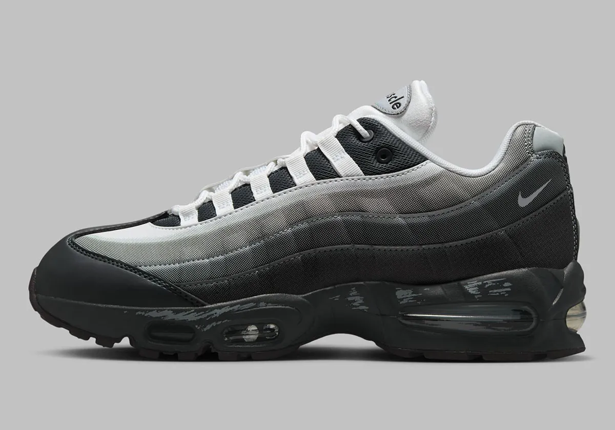 Yu Gi Oh X Nike Air Max 95 Jonouchi 2 Les images officielles de la Yu-Gi-Oh! x Nike Air Max 95 “Jonouchi” se dévoilent enfin