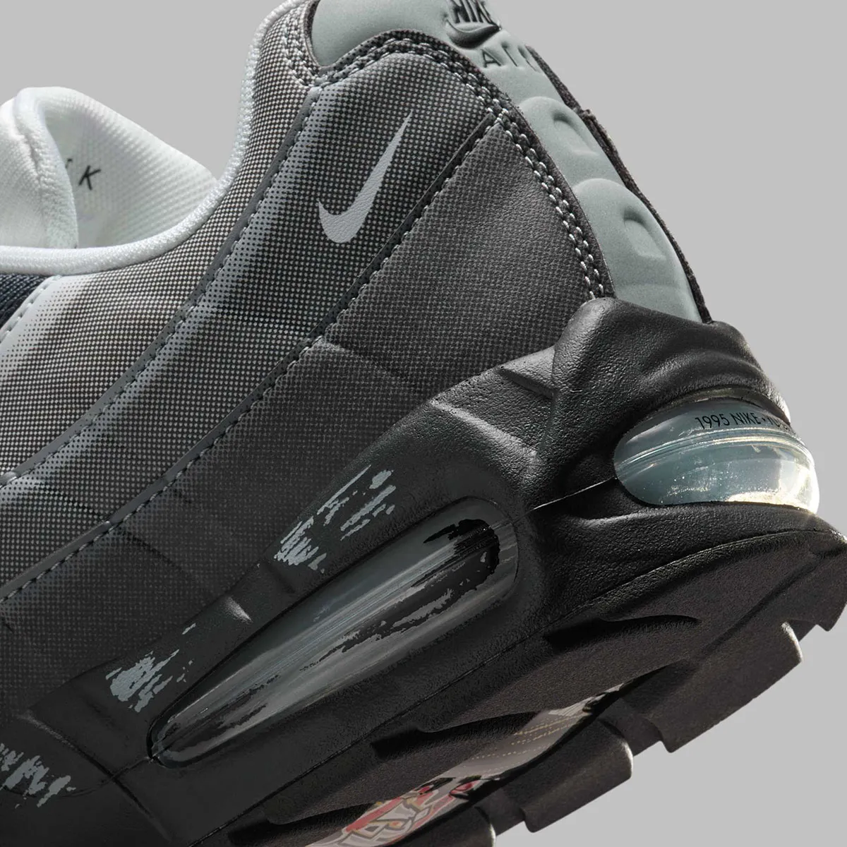 Yu Gi Oh X Nike Air Max 95 Jonouchi 9 Les images officielles de la Yu-Gi-Oh! x Nike Air Max 95 “Jonouchi” se dévoilent enfin