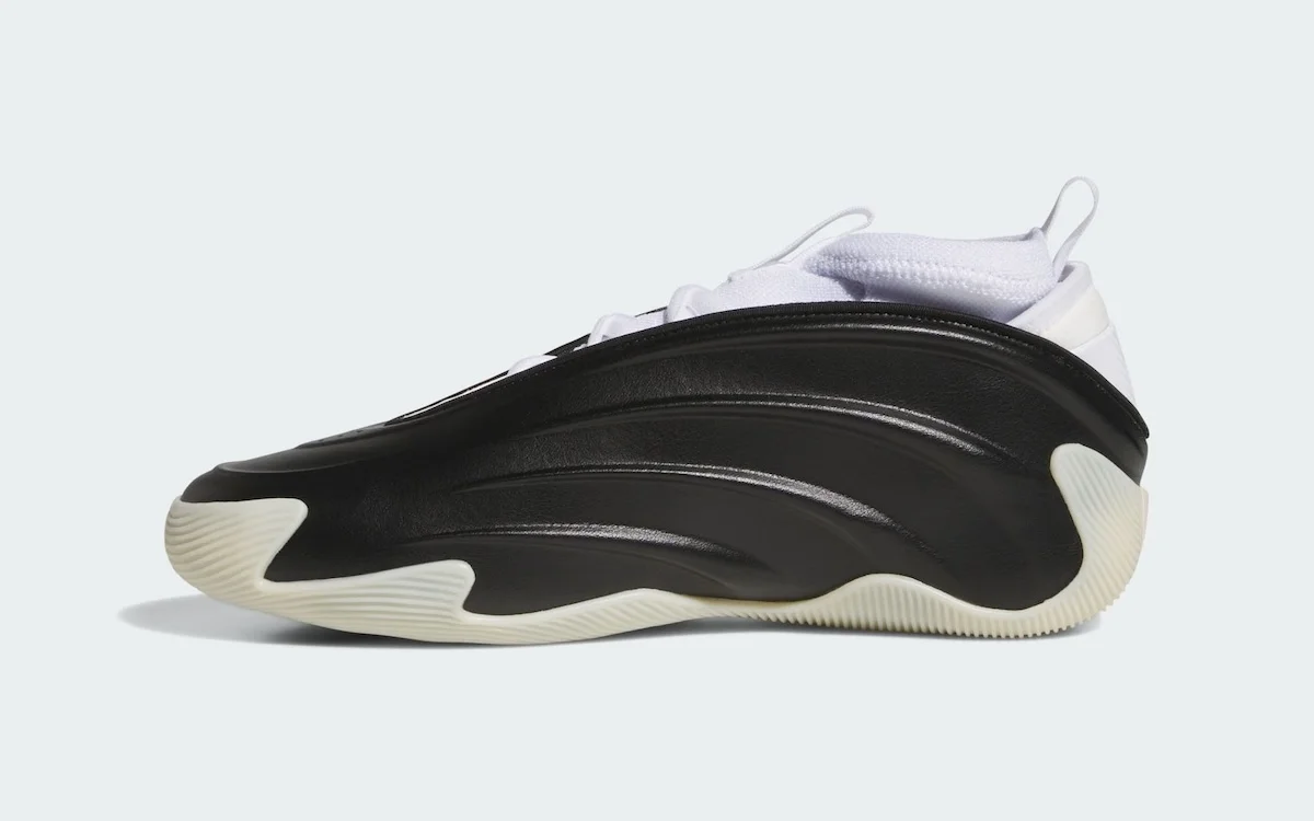 adidas Harden Vol. 9 Molded Leather 5 L'adidas Harden Vol. 9 « Molded Leather » se dévoile en noir et vanille