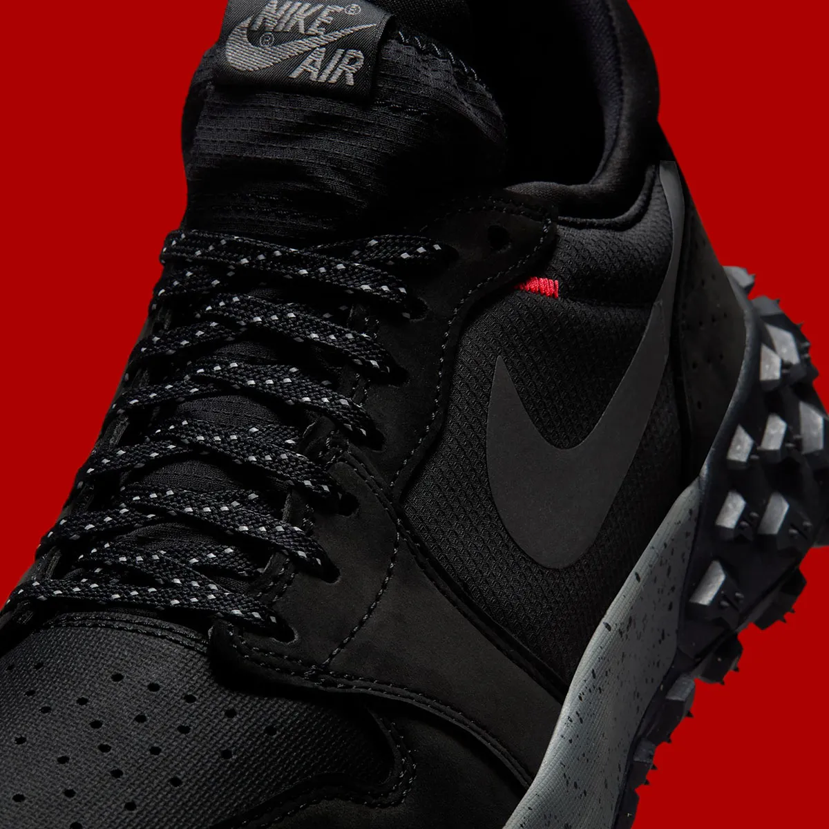 Air Jordan 1 Element Low Bred 7 La Air Jordan 1 Element Low « Bred » réinvente le classique avec une approche technique audacieuse