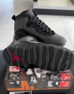 Les premières images de la Air Jordan 10 « Shadow » 2025 dévoilées