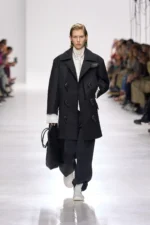 La collection Bottega Veneta printemps 2026 célèbre le tailoring italien