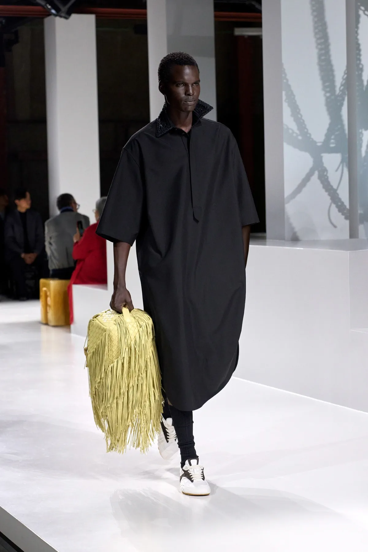 La collection Bottega Veneta printemps 2026 célèbre le tailoring italien