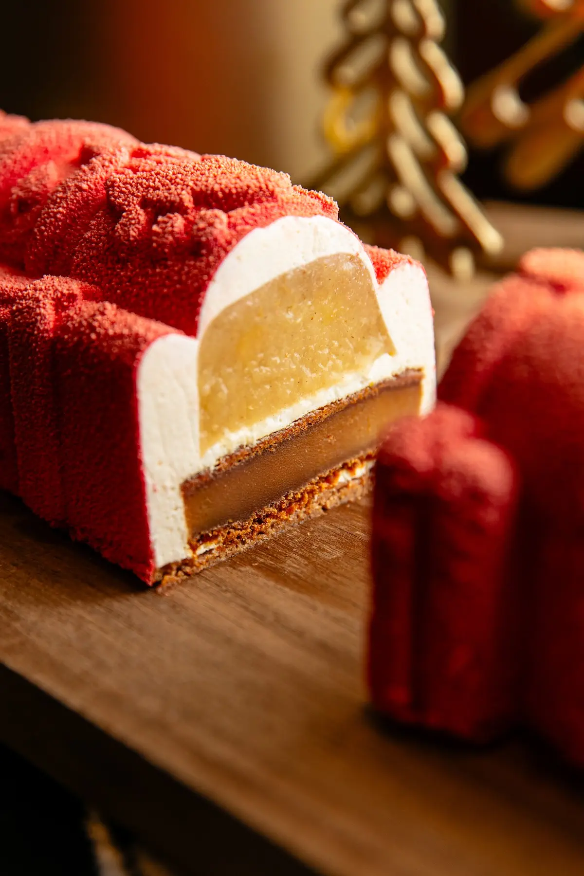 Buche de Noel 2025 Le Sofitel Paris Baltimore Tour Eiffel 3 La bûche de Noël 2025 de l'hôtel Sofitel Paris Baltimore Tour Eiffel rend hommage à l'art de la pâtisserie française