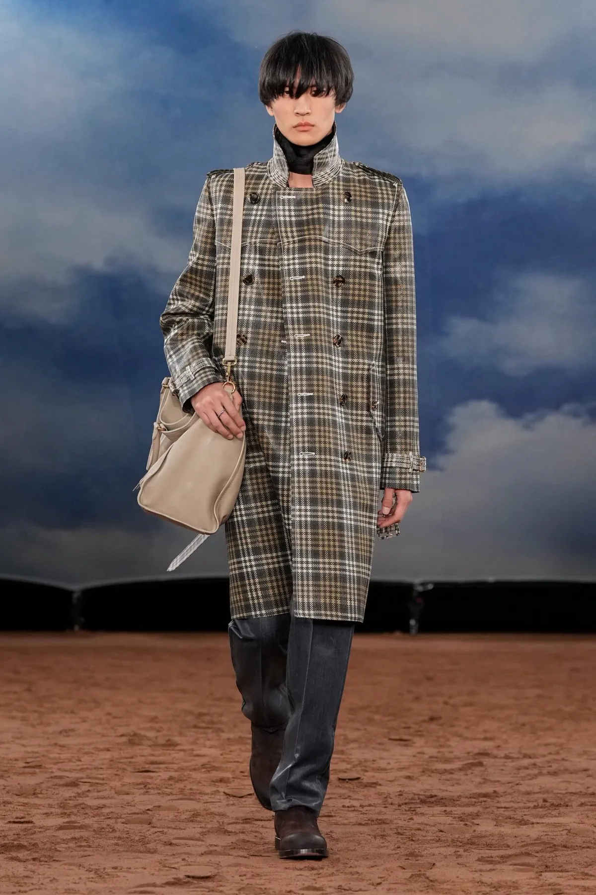 Burberry Spring Summer 2026 London Fashion Week 3 La collection Burberry printemps 2026 réinvente le vestiaire masculin britannique