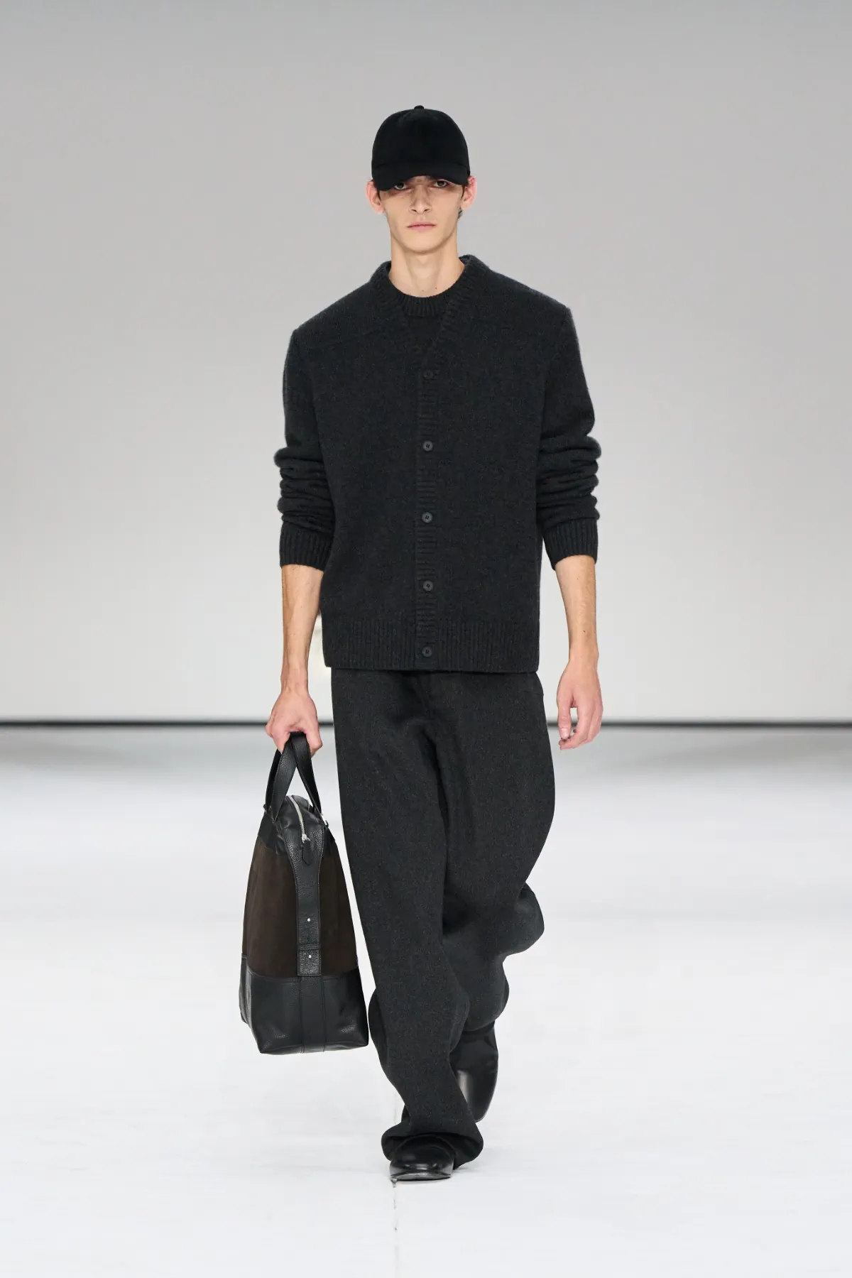 COS Fall Winter 2025 New York Fashion Week 3 La collection COS automne 2025 réinvente le vestiaire masculin minimaliste