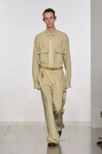 Calvin Klein Collection Spring Summer 2026 New York Fashion Week 1 La collection Calvin Klein Printemps 2026 offre une vision renouvelée du style masculin américain