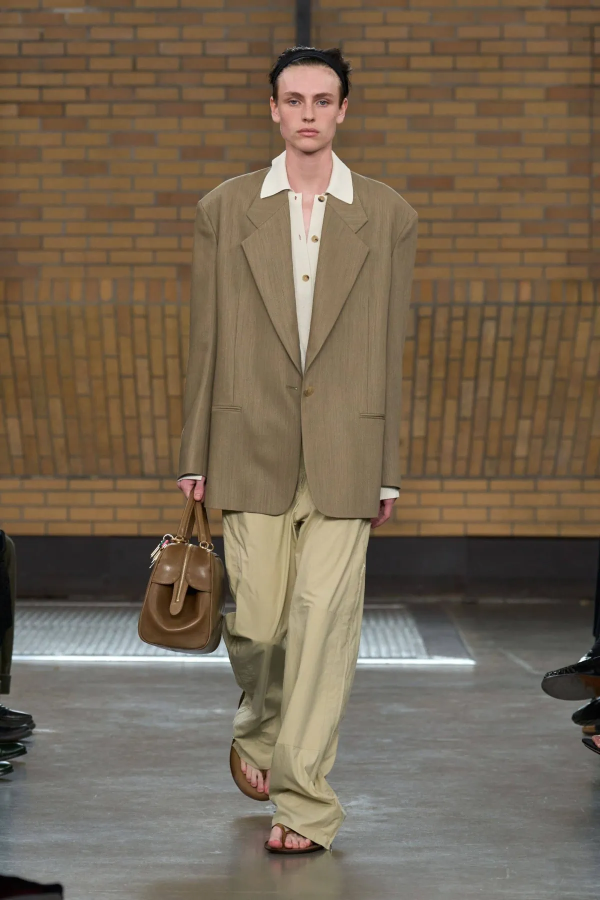 La collection Calvin Klein Printemps 2026 offre une vision renouvelée du style masculin américain