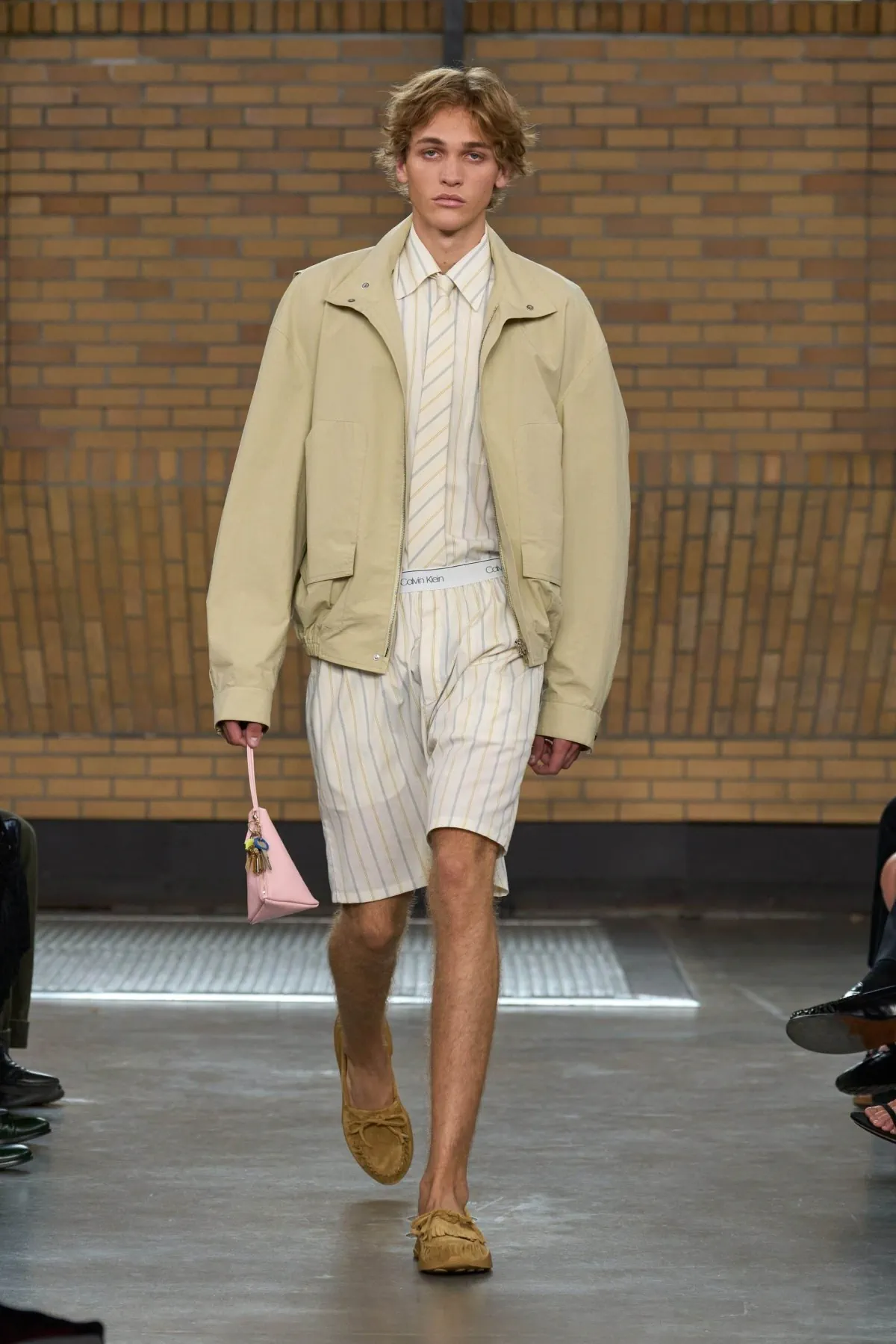 La collection Calvin Klein Printemps 2026 offre une vision renouvelée du style masculin américain
