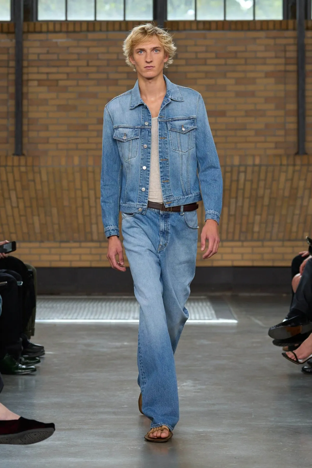 La collection Calvin Klein Printemps 2026 offre une vision renouvelée du style masculin américain