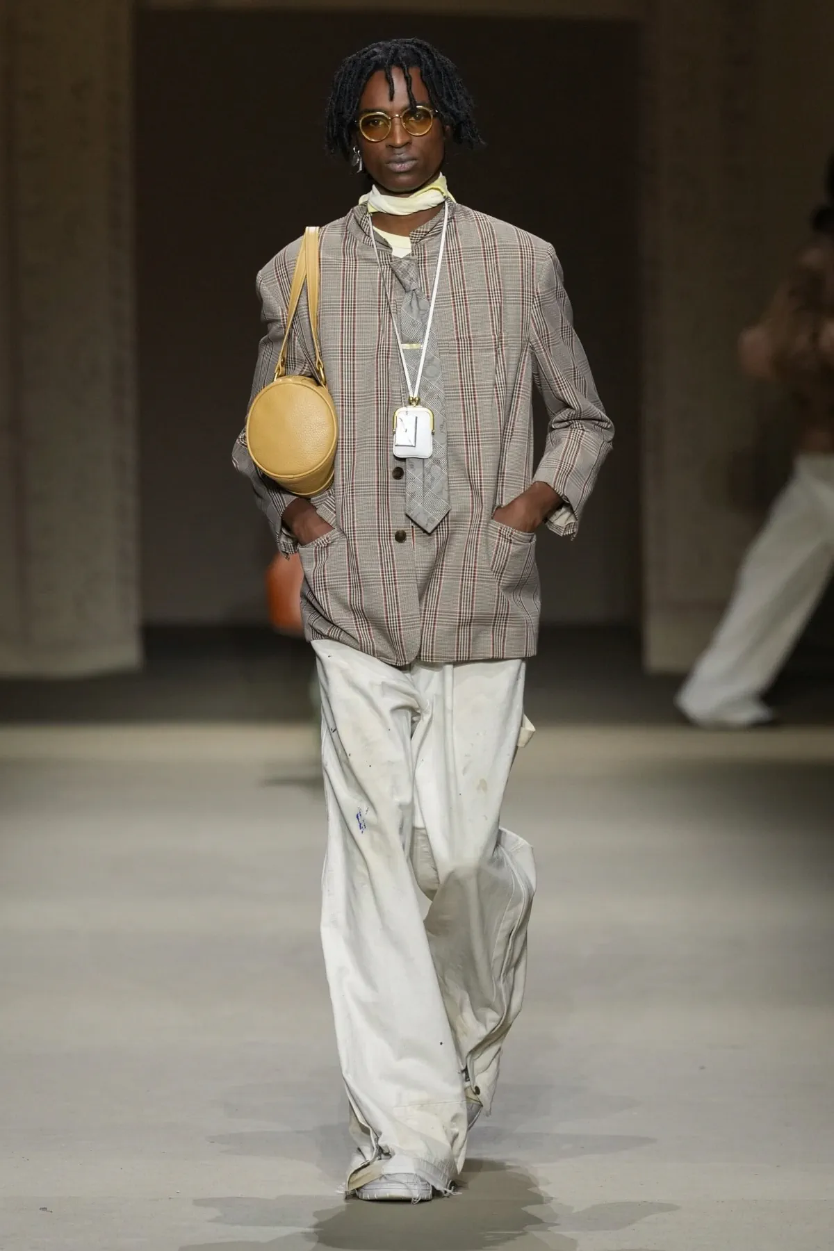 La collection COACH printemps 2026 révèle l'optimisme urbain de Stuart Vevers