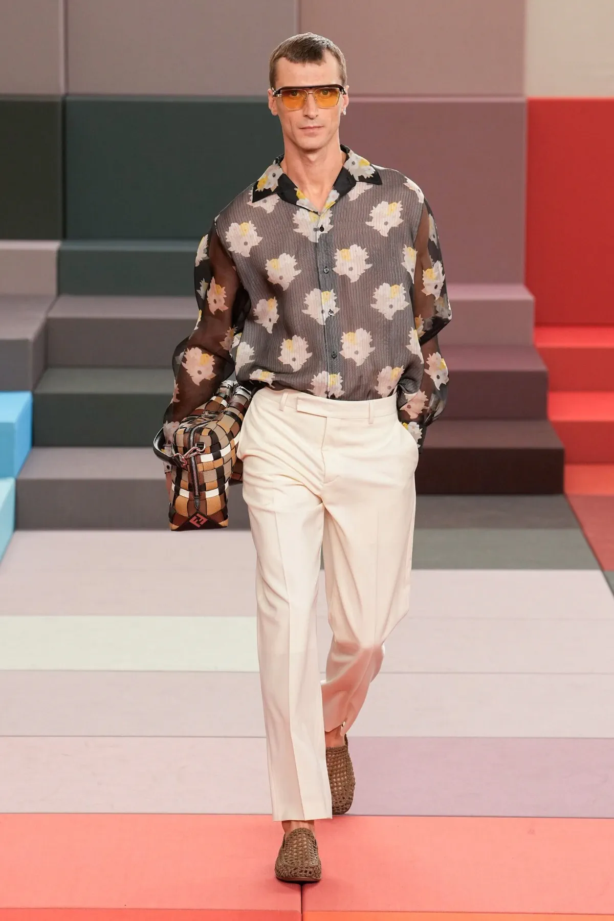 La collection FENDI printemps 2026 ose un vestiaire masculin audacieux et raffiné