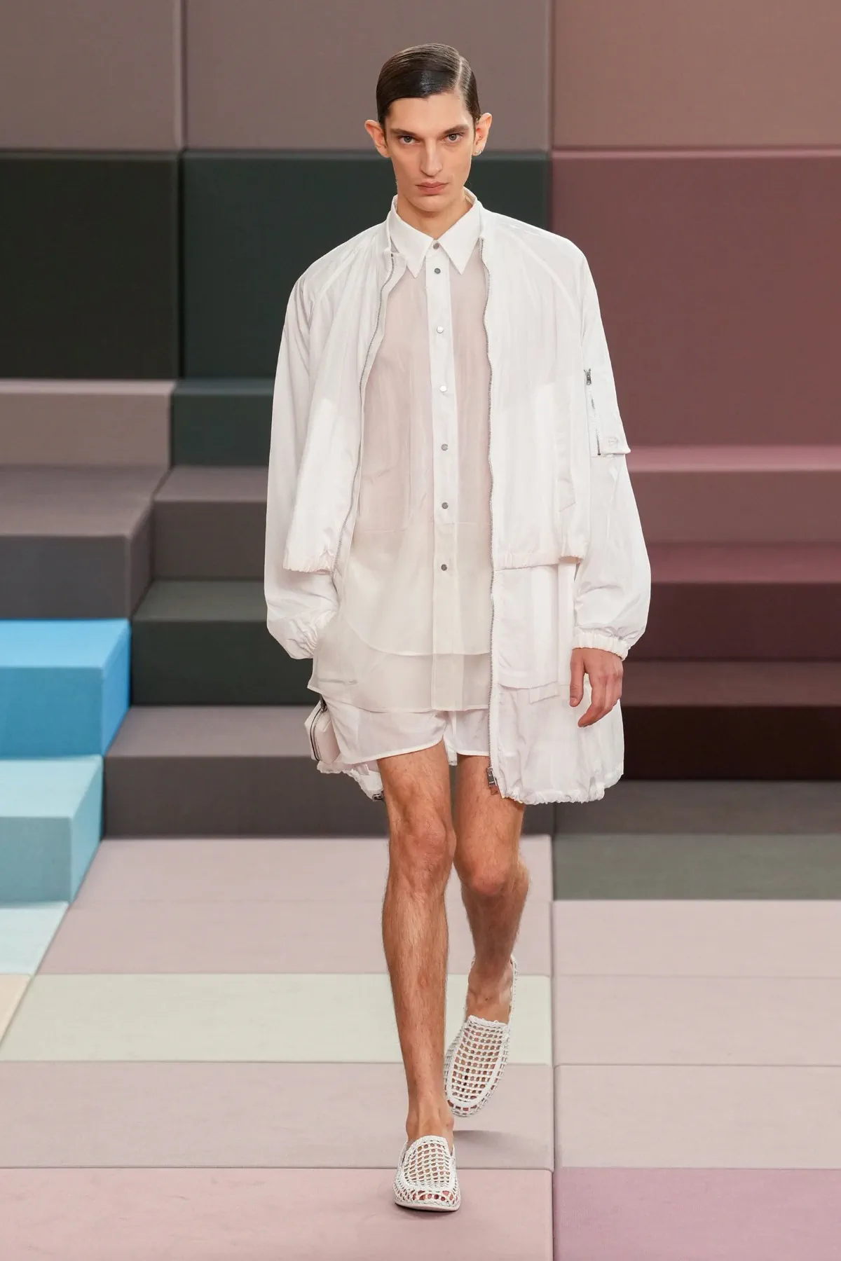 La collection FENDI printemps 2026 ose un vestiaire masculin audacieux et raffiné