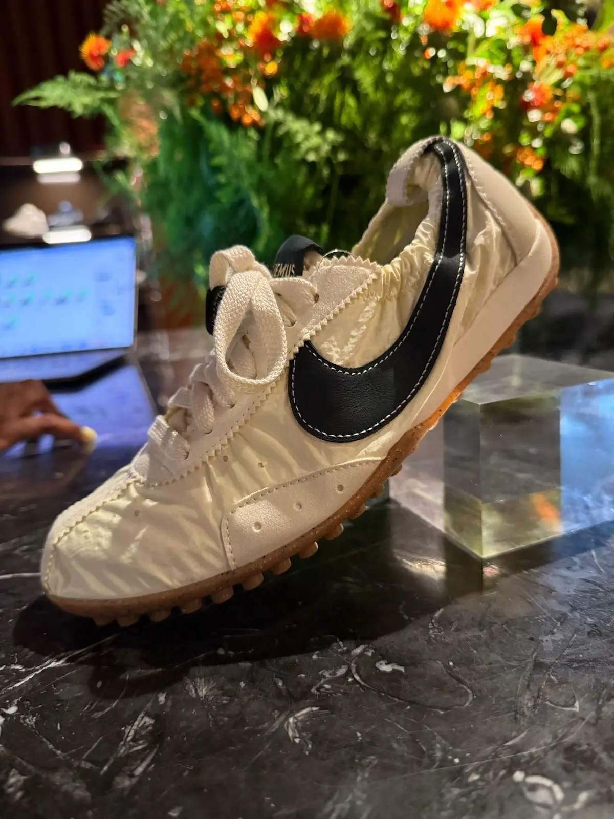 Jacquemus x Nike Moon Shoe White 0 La collab JACQUEMUS x Nike Moon Shoe ressuscite la toute première sneaker de l'histoire de Nike