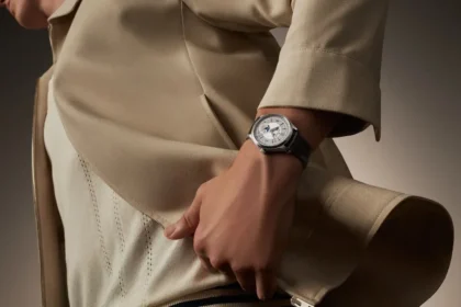 La Master Control Calendar 2025 de Jaeger-LeCoultre revisite l'élégance horlogère avec un cadran grainé bicolore inédit