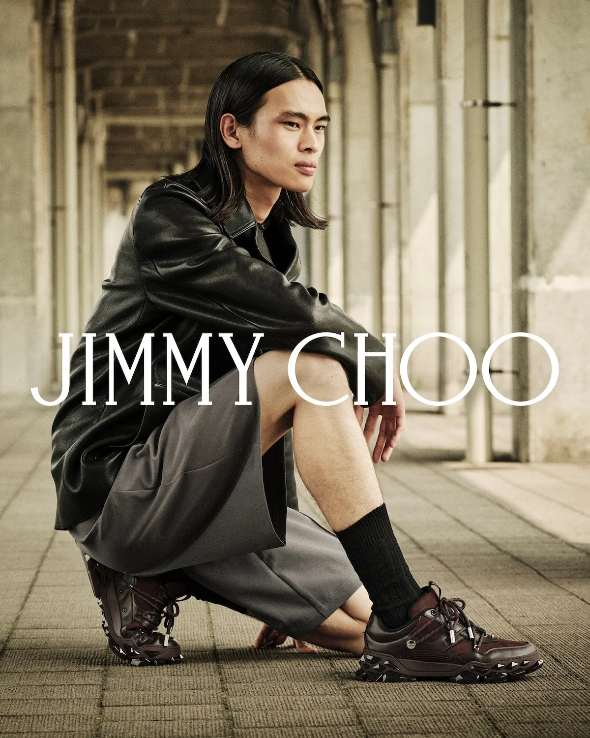 Jimmy Choo dévoile sa campagne automne 2025 pour homme, tournée au Japon