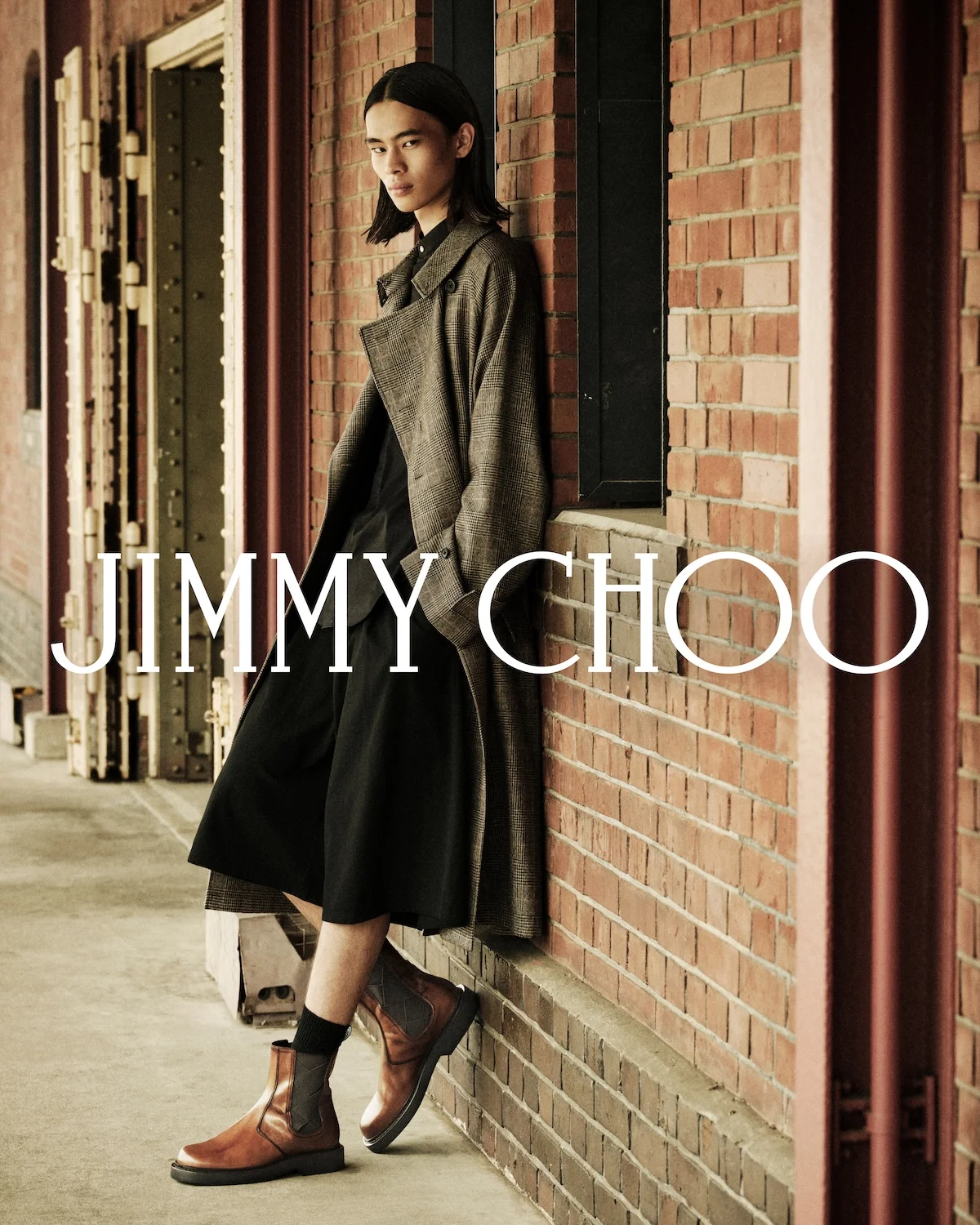 Jimmy Choo dévoile sa campagne automne 2025 pour homme, tournée au Japon