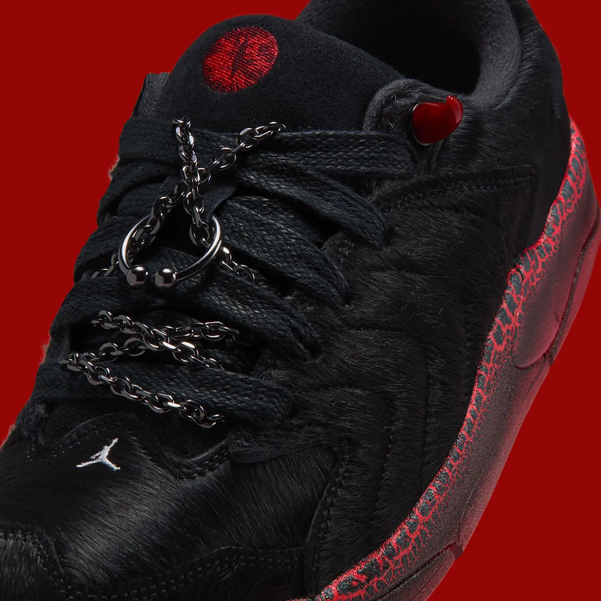 Jordan Session Halloween 7 La Jordan Session « Halloween » ose le diable pour séduire les amateurs de sneakers