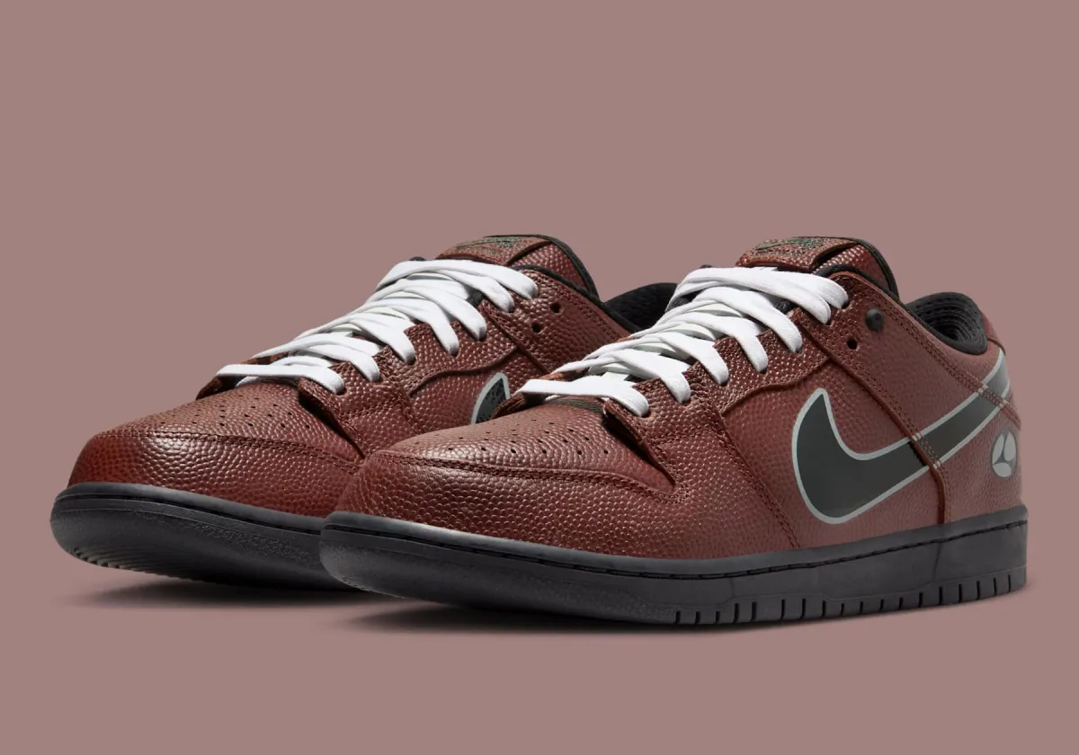 Limosine Skateboards x Nike SB Dunk Low 2 La collaboration Limosine Skateboards x Nike SB Dunk Low arrive en septembre chez les skate shops et sur SNKRS