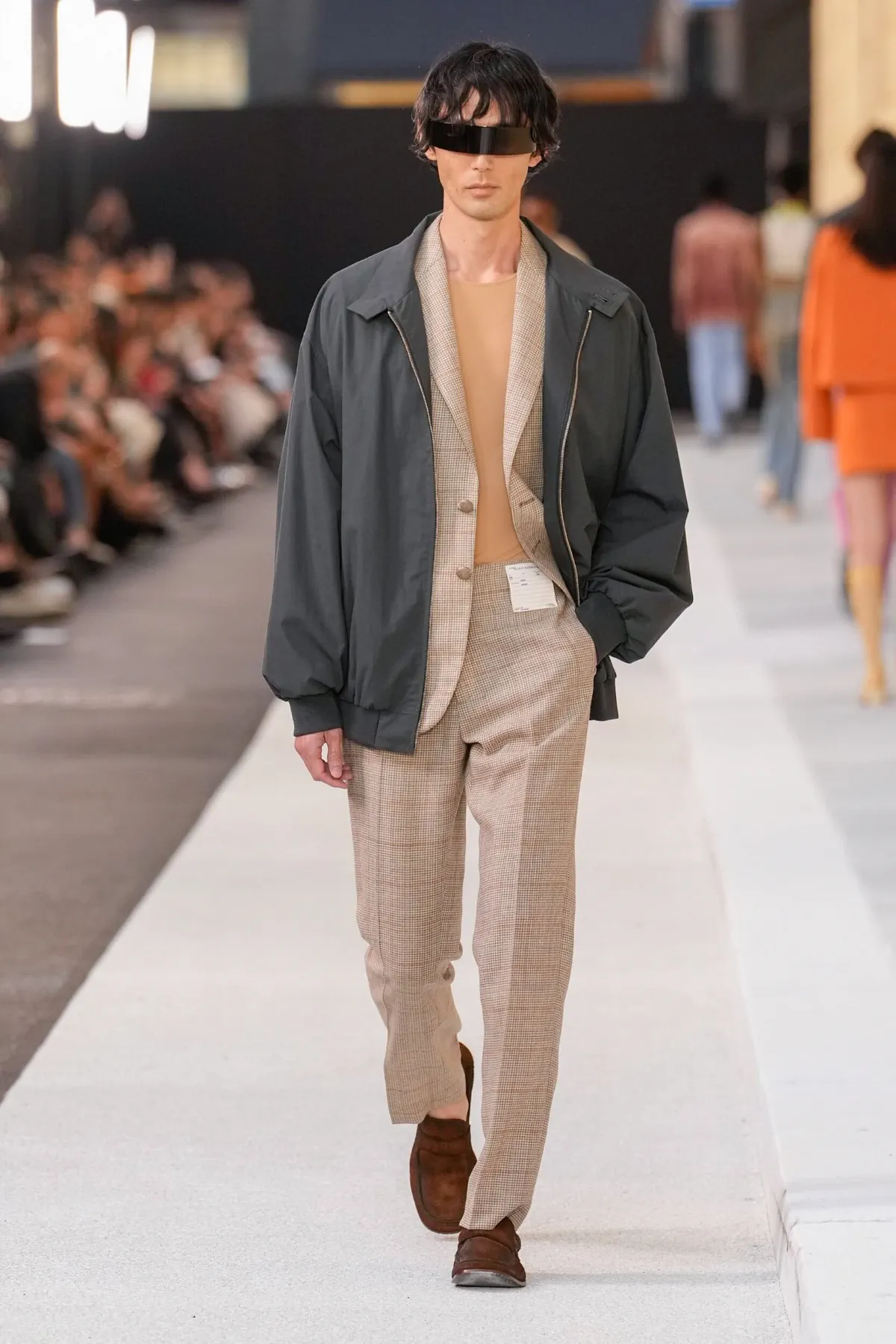 MM6 Maison Margiela printemps 2026 : un vestiaire masculin insolent et direct