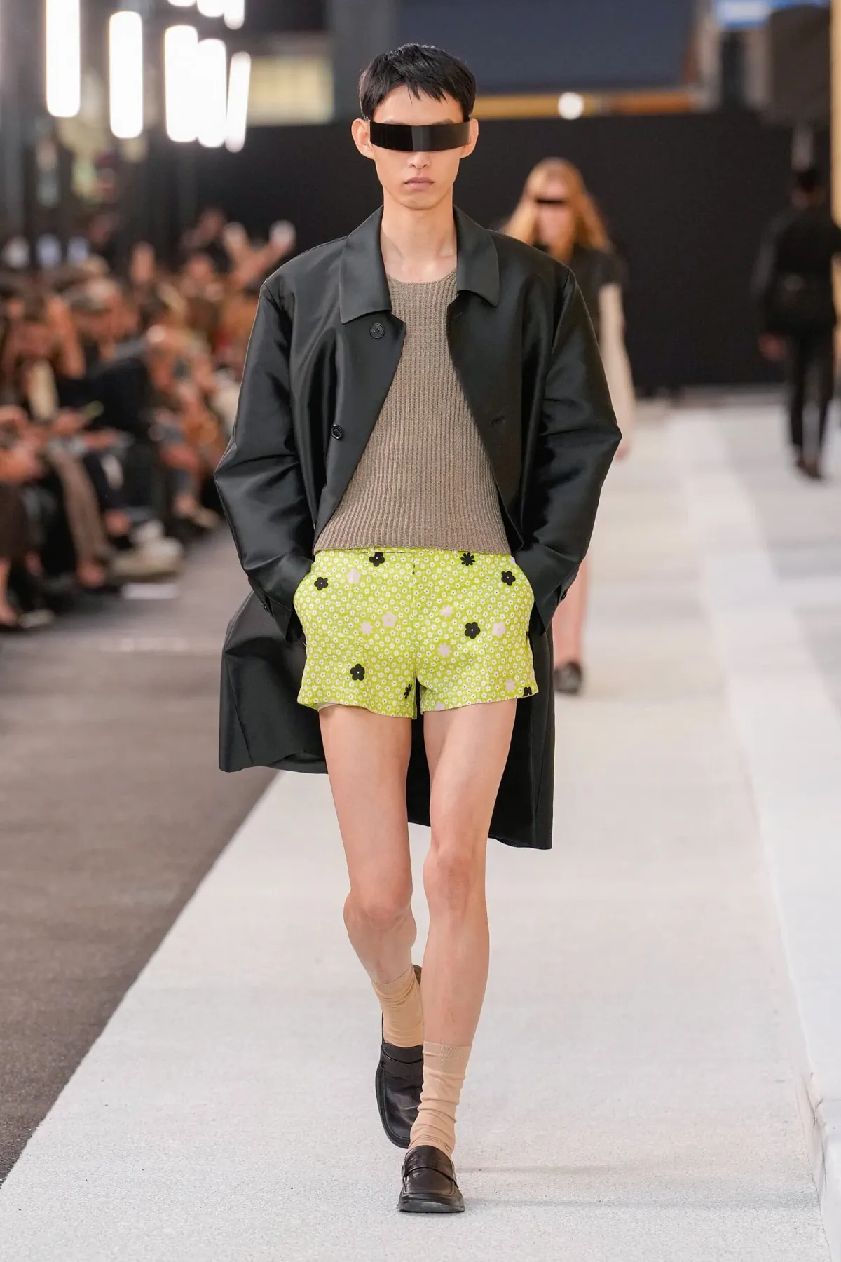 MM6 Maison Margiela printemps 2026 : un vestiaire masculin insolent et direct