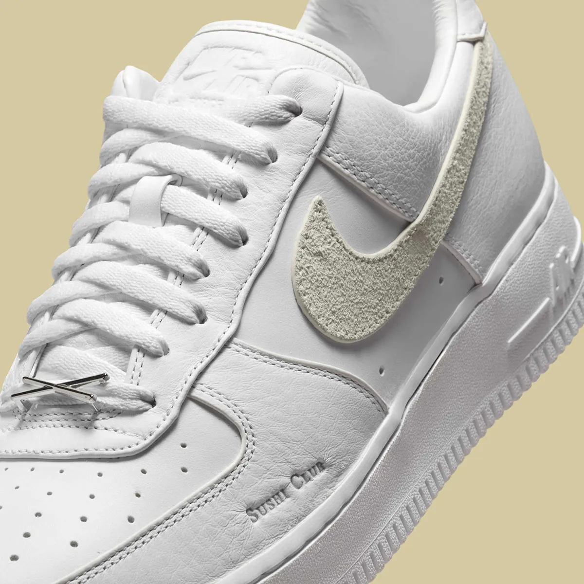 Nike Air Force 1 Low Sushi Club 9 La Nike Air Force 1 Low « Sushi Club » est enfin disponible pour le grand public