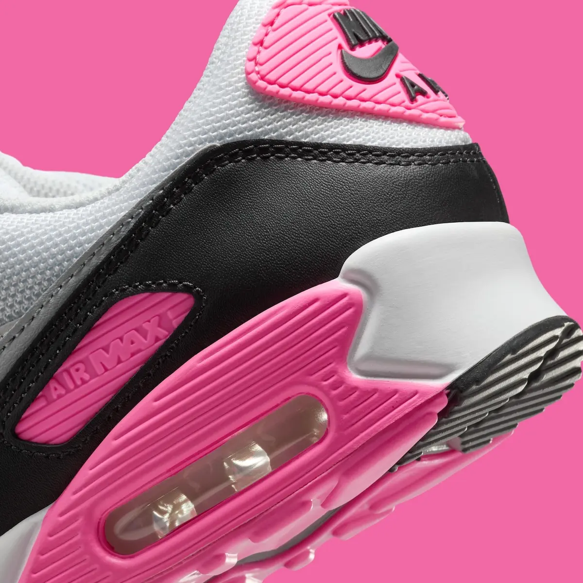 Nike Air Max 90 Pink Glow 6 La Nike Air Max 90 « Pink Glow » arrive avec ses touches roses électrisantes