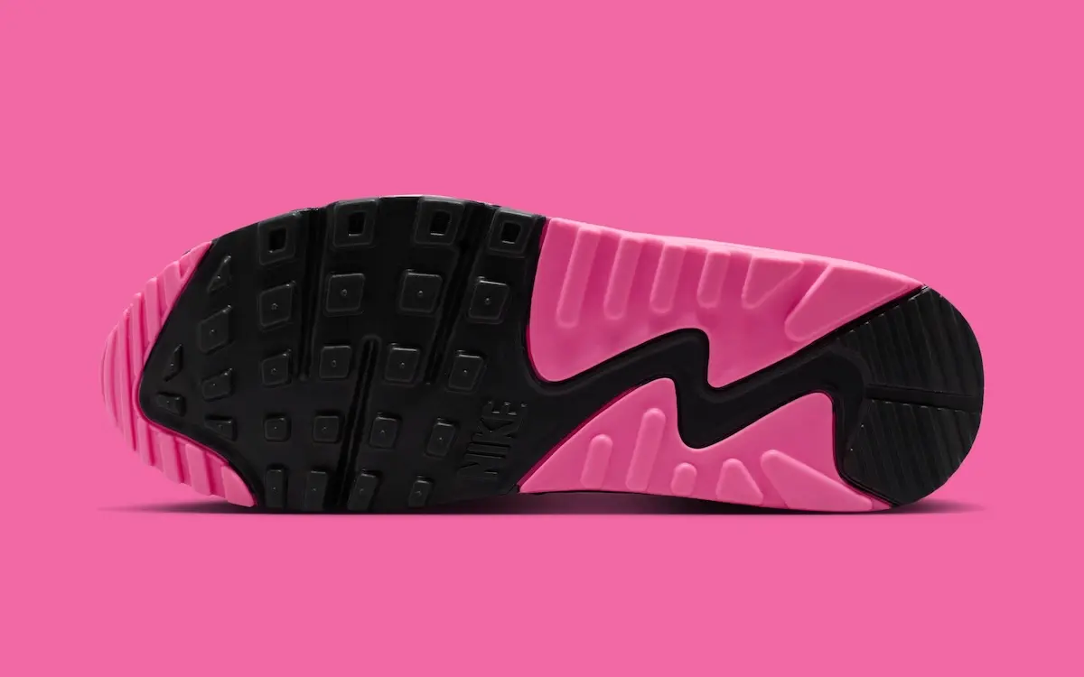 Nike Air Max 90 Pink Glow 7 La Nike Air Max 90 « Pink Glow » arrive avec ses touches roses électrisantes
