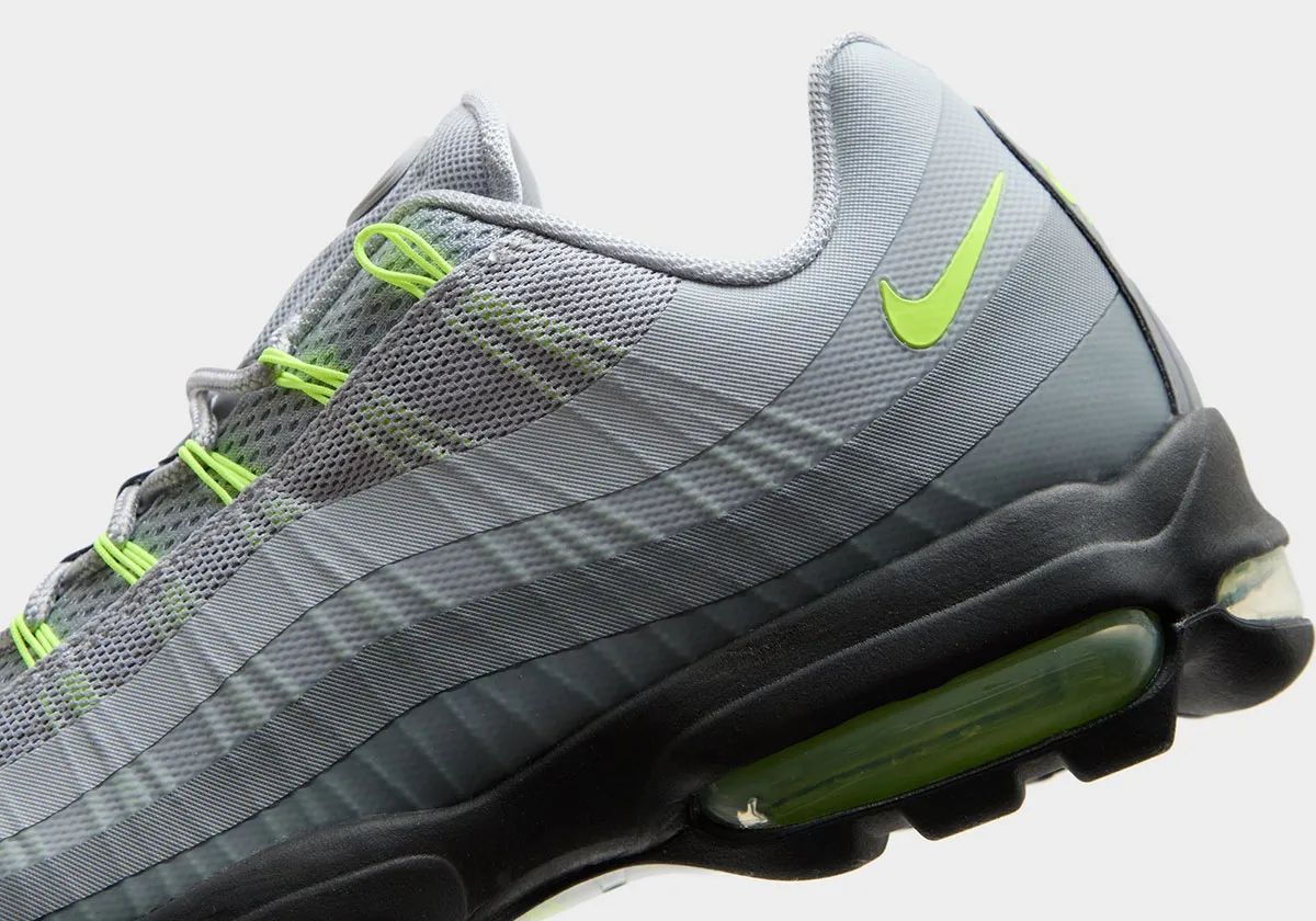 Nike Air Max 95 Ultra Neon 4 La Nike Air Max 95 Ultra « Neon » revient avec une énergie iconique